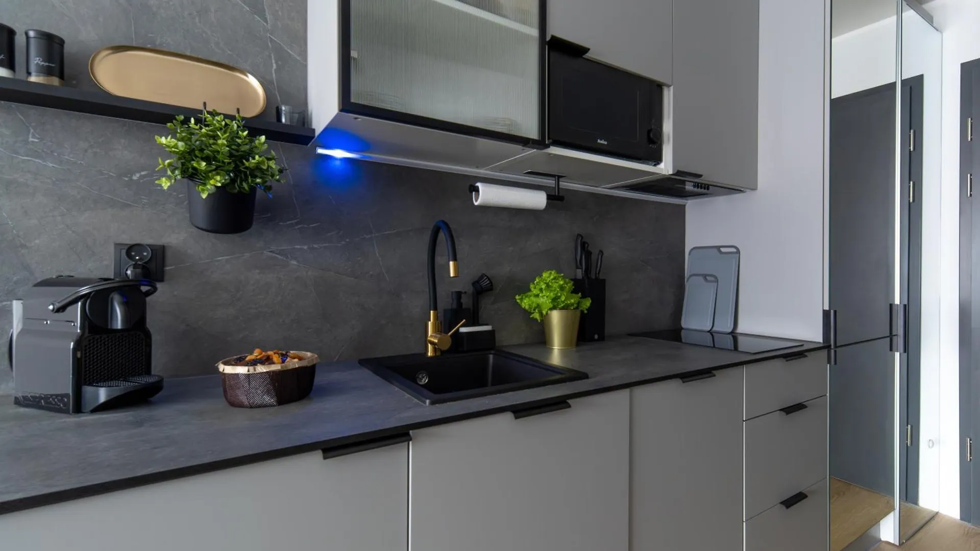 Apartment Cityview Room Plac Wolnosci 6 In The Center Of Poznan Old Town Poland
