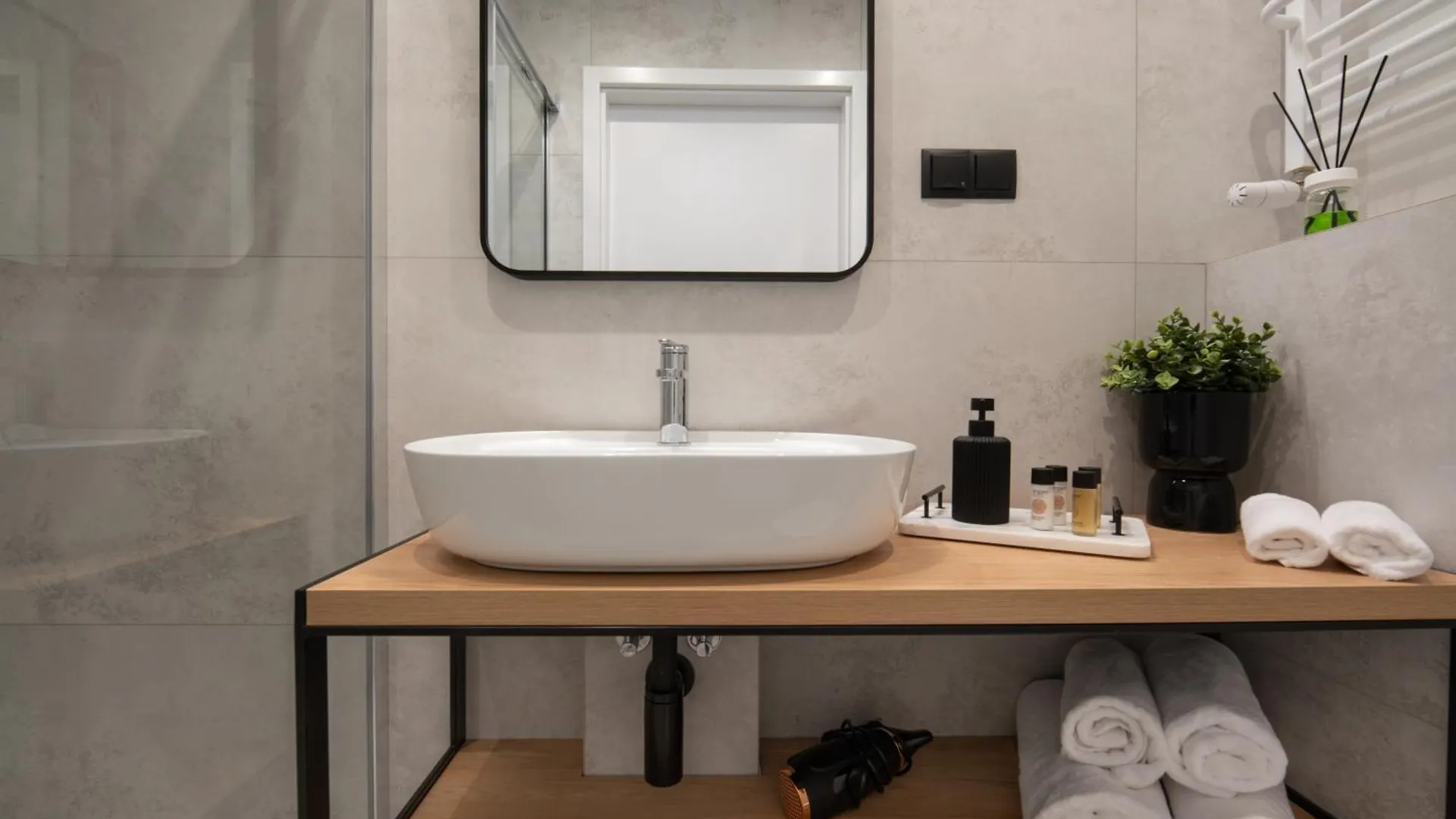 Apartment Cityview Room Plac Wolnosci 6 In The Center Of Poznan Old Town