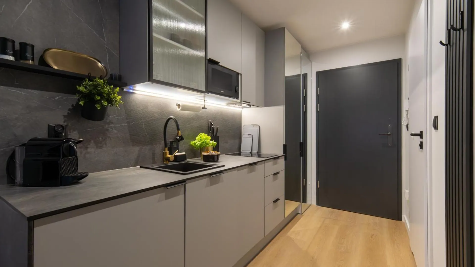 Apartment Cityview Room Plac Wolnosci 6 In The Center Of Poznan Old Town