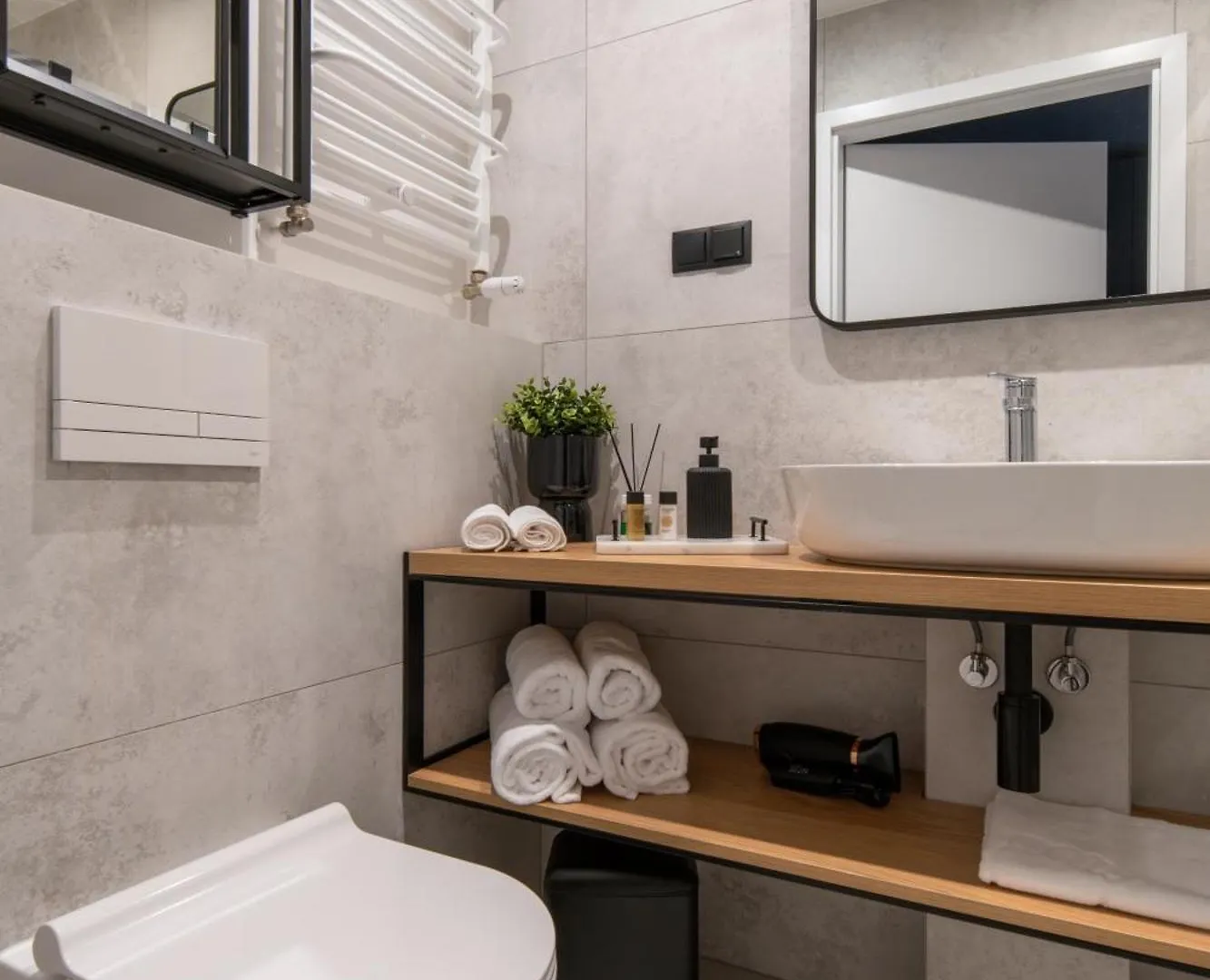 Apartment Cityview Room Plac Wolnosci 6 In The Center Of Poznan Old Town